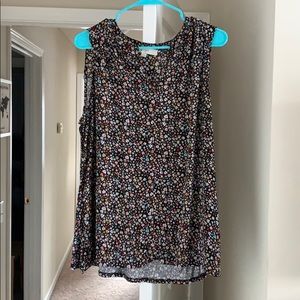 Loft top! 🌸🌺 Size L
